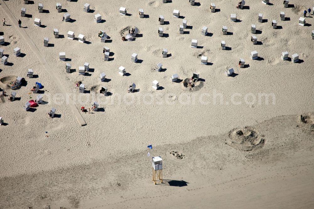 Aerial image Amrum - Bathing on the sandy beach of the island Amrum in the North Sea in Schleswig-Holstein