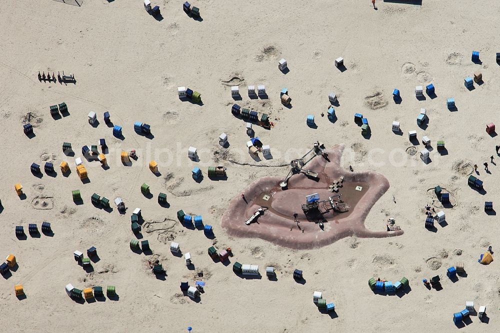 Amrum from the bird's eye view: Bathing on the sandy beach of the island Amrum in the North Sea in Schleswig-Holstein