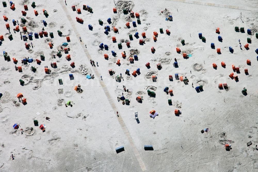 Aerial image Amrum - Bathing on the sandy beach of the island Amrum in the North Sea in Schleswig-Holstein