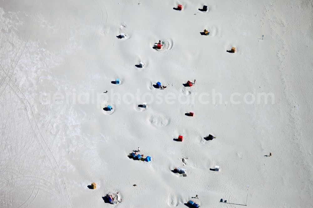 Amrum from the bird's eye view: Bathing on the sandy beach of the island Amrum in the North Sea in Schleswig-Holstein