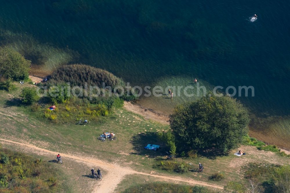 Leipzig from above - Bathers are looking for summer cooling off at the shore area at the Cospudener See in the district Lauer in Leipzig in the state Saxony, Germany