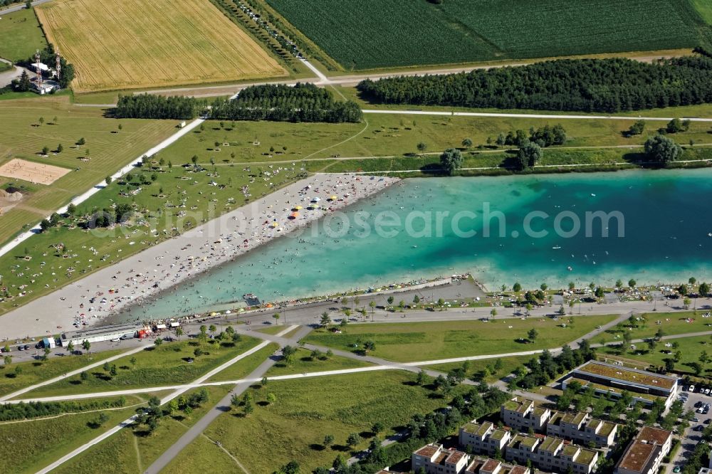 Aerial image München - Influx of bathers on the beach and the shore areas of the lake Buga-See in Munich in the state Bavaria