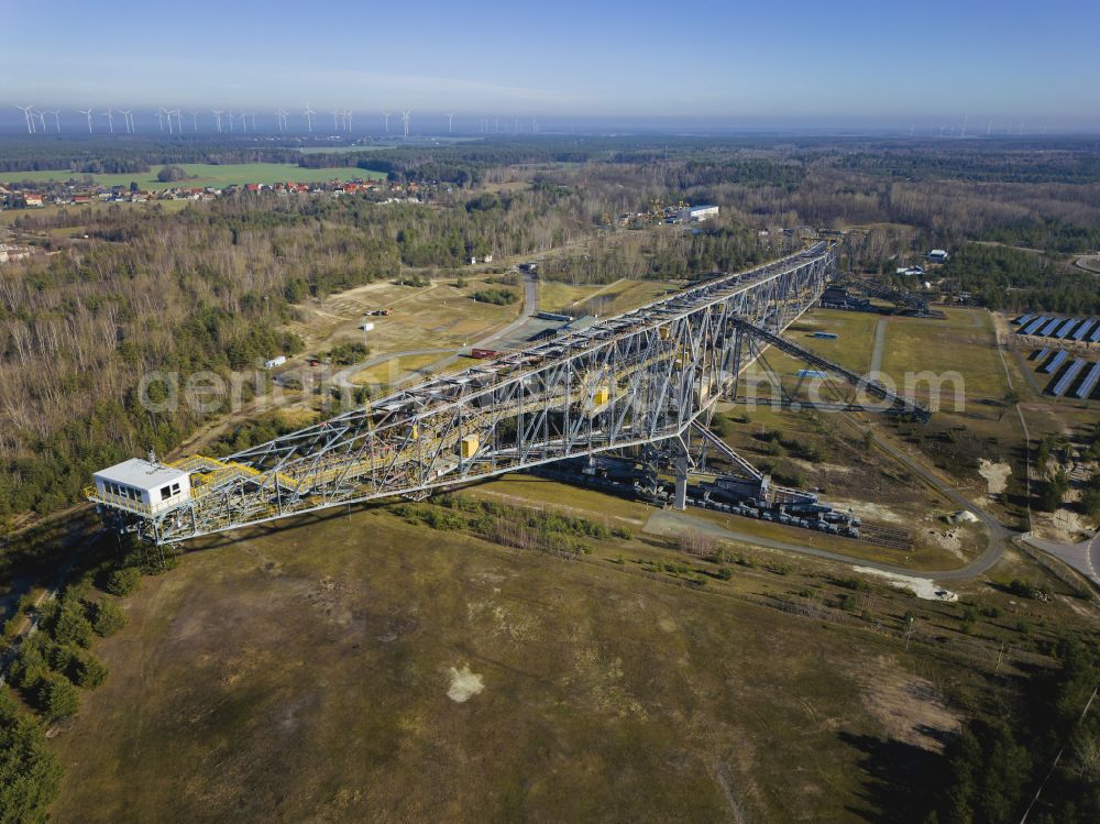 Lichterfeld-Schacksdorf from above - Dredging conveyor bridge in brown coal mine of Besucherbergwerk F60 on Bergheider See in Lichterfeld-Schacksdorf in the state Brandenburg, Germany