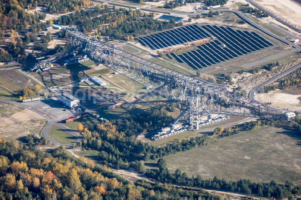 Aerial photograph Lichterfeld-Schacksdorf - Dredging conveyor bridge in brown coal mine of Besucherbergwerk F60 on Bergheider See in Lichterfeld-Schacksdorf in the state Brandenburg, Germany