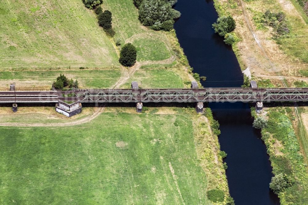 Oberhausen from above - Railway bridge building to route the train tracks about the Ruhr in Oberhausen in the state North Rhine-Westphalia, Germany