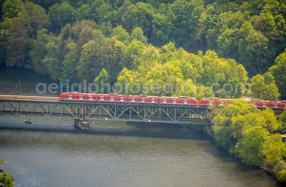 Aerial image Essen - Railway bridge building to route the train tracks Eisenbahnbruecke Kettwig over the course of the river Ruhr in the district Kettwig in Essen at Ruhrgebiet in the state North Rhine-Westphalia, Germany