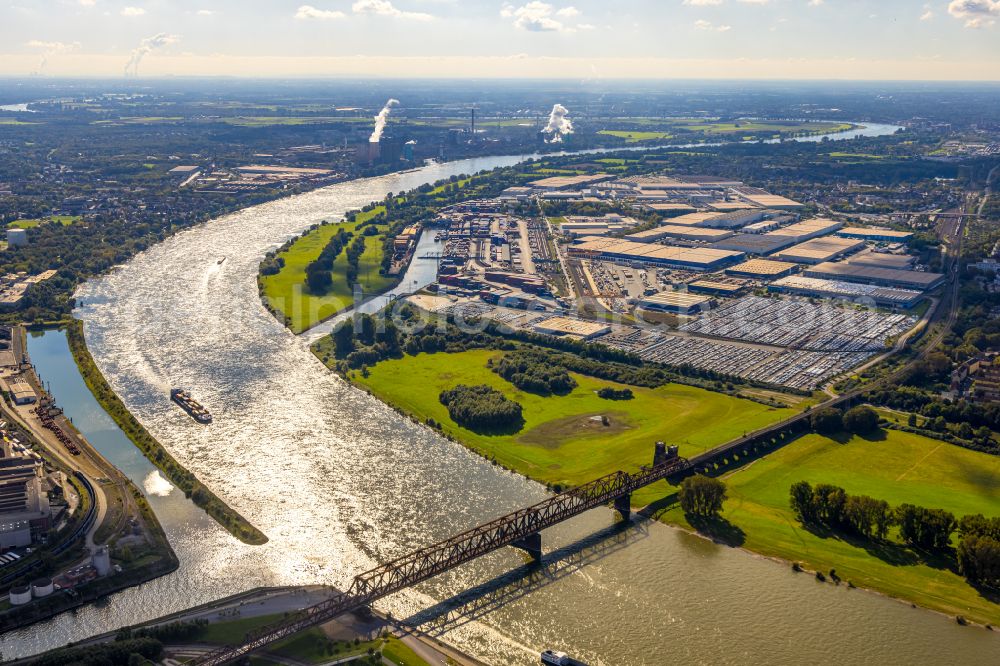 Aerial image Duisburg - Railway bridge construction Hochfelder Eisenbahnbruecke with the Bridge Tower Rheinhausen Duisburg on river Rhine in the district Friemersheim in Duisburg in the Ruhr area in the state North Rhine-Westphalia, Germany