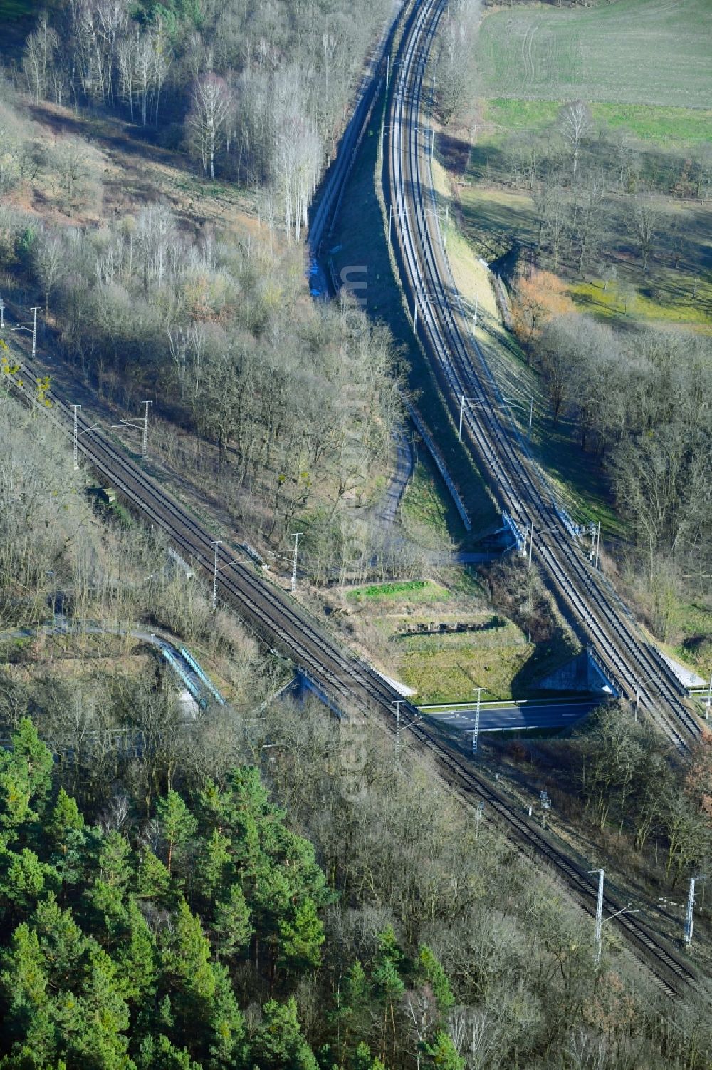 Michendorf from the bird's eye view: Railway bridge building to route the train tracks to the federal street B2 in Michendorf in the state Brandenburg, Germany