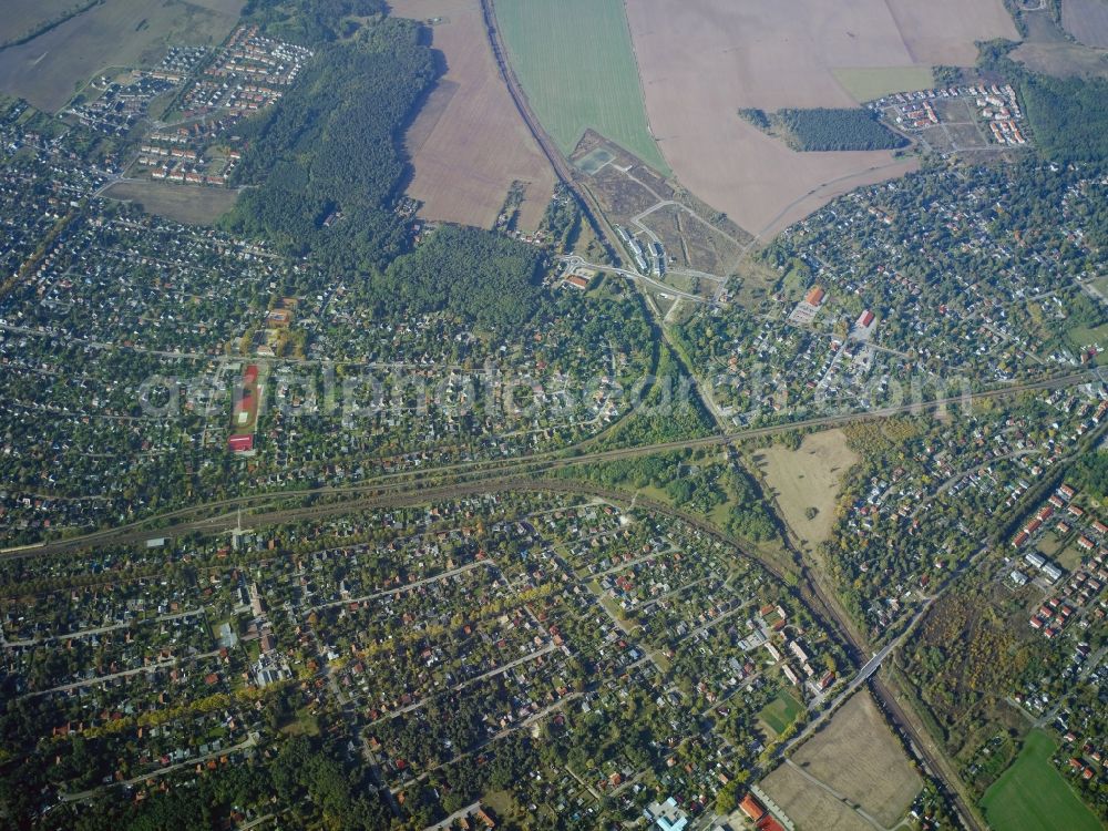 Blankenfelde-Mahlow from the bird's eye view: Routing the railway junction of rail and track systems Deutsche Bahn in Blankenfelde-Mahlow in the state Brandenburg