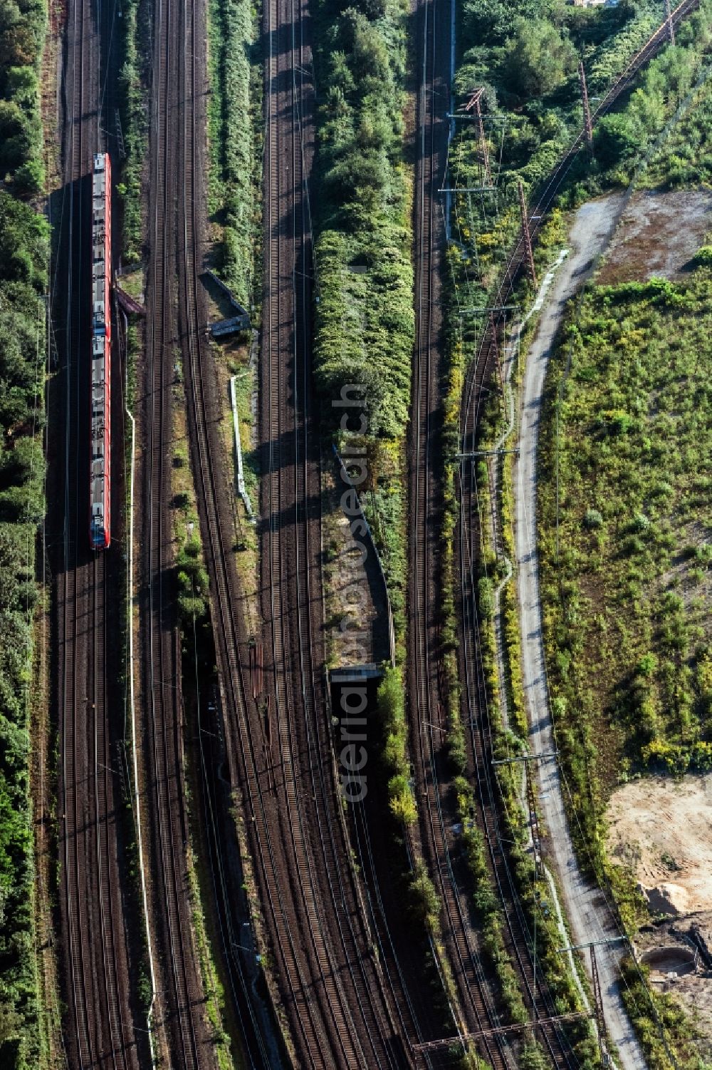 Aerial image Duisburg - Routing the railway junction of rail and track systems Deutsche Bahn in Duisburg in the state North Rhine-Westphalia