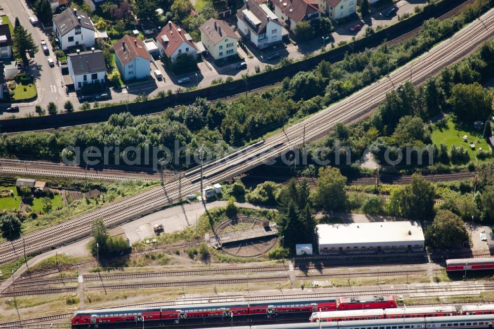 Aerial image Karlsruhe - Routing the railway junction of rail and track systems Deutsche Bahn in Karlsruhe in the state Baden-Wuerttemberg