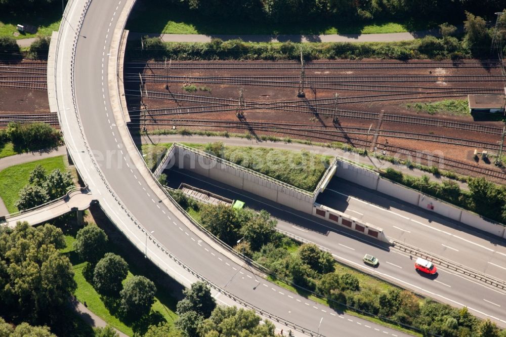 Aerial photograph Karlsruhe - Routing the railway junction of rail and track systems Deutsche Bahn in Karlsruhe in the state Baden-Wuerttemberg