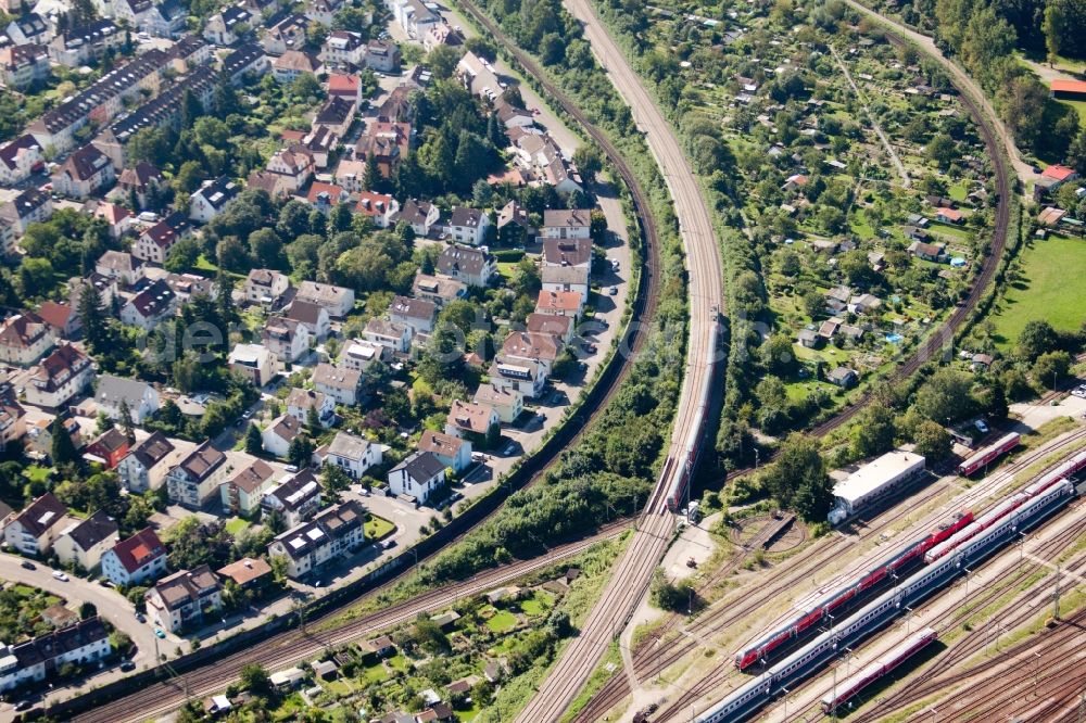 Aerial image Karlsruhe - Routing the railway junction of rail and track systems Deutsche Bahn in Karlsruhe in the state Baden-Wuerttemberg