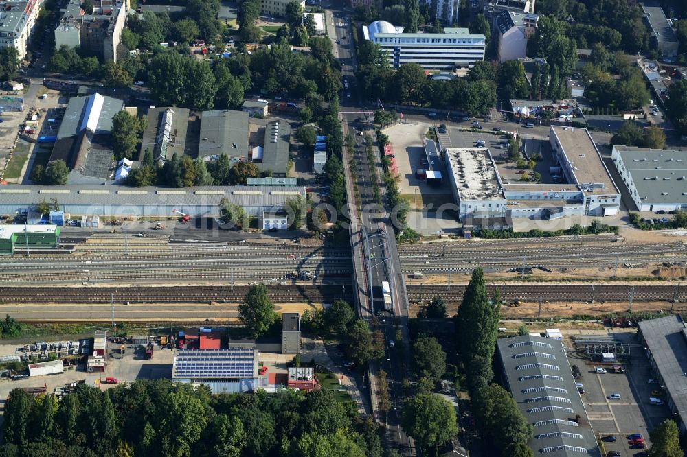 Aerial photograph Berlin Friedrichshain - Railway route expansion at the Modersohn Bridge along the Modersohnstrasse in the Friedrichshain district of Berlin