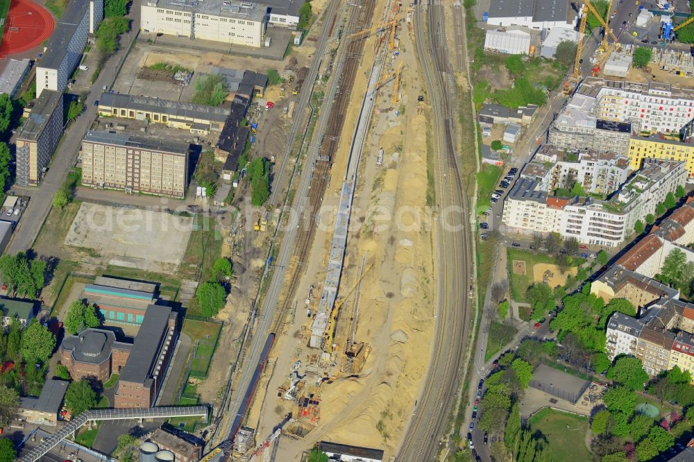 Berlin from above - Railway route expansion at the Modersohn Bridge along the Modersohnstrasse in the Friedrichshain district of Berlin