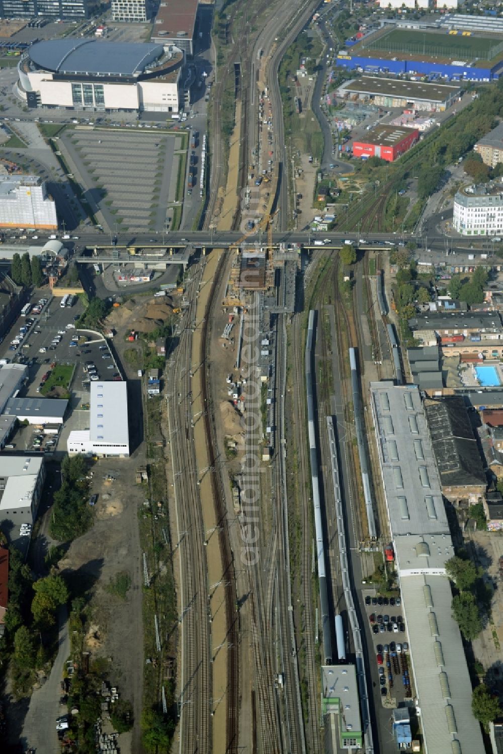 Berlin from above - Railway route expansion at the Modersohn Bridge along the Modersohnstrasse in the Friedrichshain district of Berlin