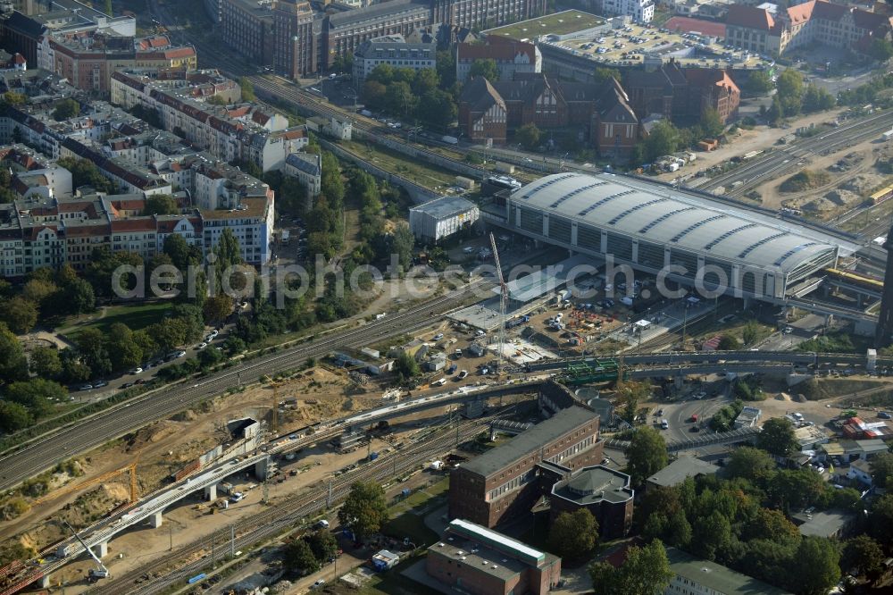 Aerial image Berlin - Railway route expansion at the Modersohn Bridge along the Modersohnstrasse in the Friedrichshain district of Berlin