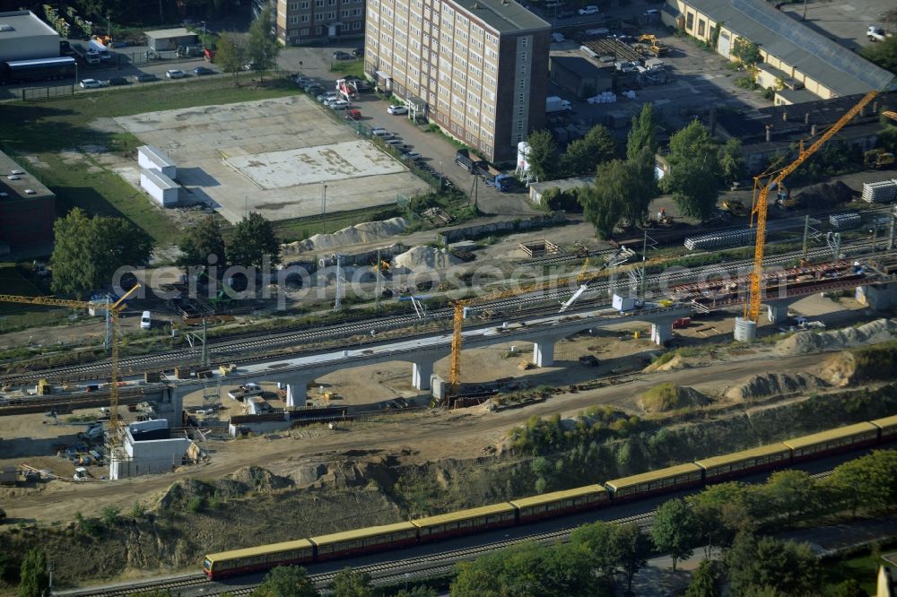 Aerial image Berlin - Railway route expansion at the Modersohn Bridge along the Modersohnstrasse in the Friedrichshain district of Berlin