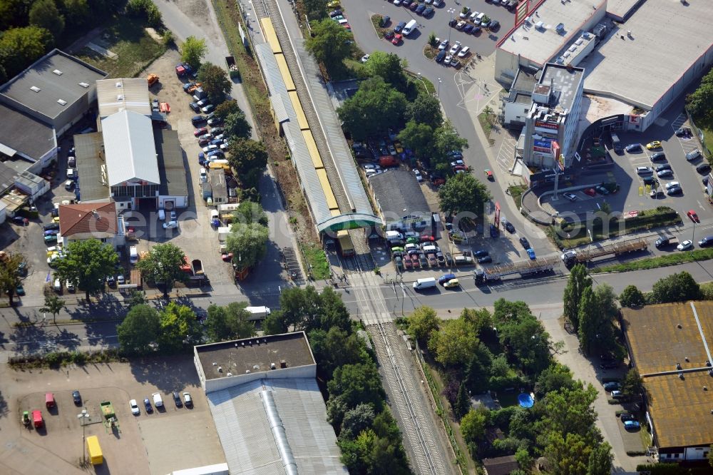 Berlin from above - Crossing Buckower Chaussee at the railway line Dresdner Bahn to the same S-Bahn station in Berlin