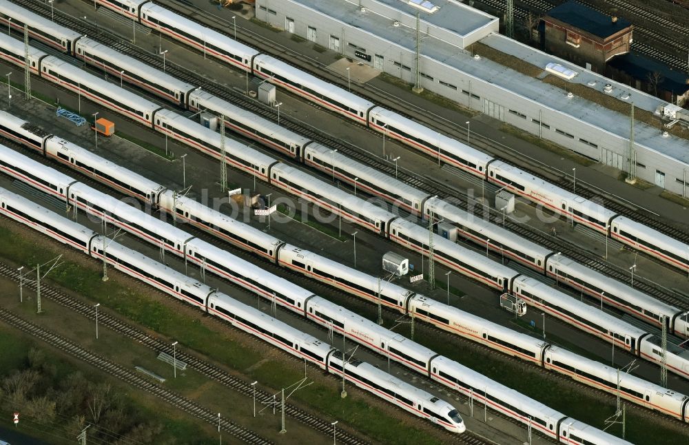 Berlin from the bird's eye view: Railway depot and repair shop for maintenance and repair of trains of passenger transport of ICE Werk Berlin Rummelsburg II on Saganer Street in Berlin in Germany