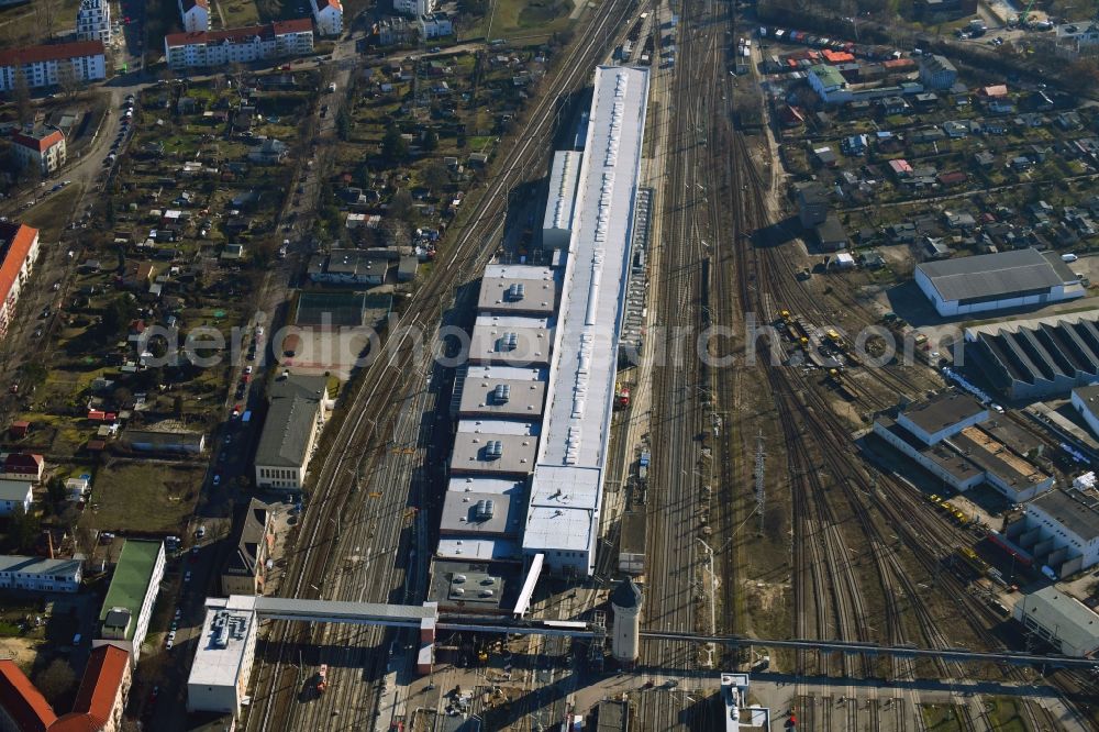 Berlin from the bird's eye view: Railway depot and repair shop for maintenance and repair of trains of passenger transport of the series ICE Werk Berlin Rummelsburg II on Saganer Strasse in Berlin