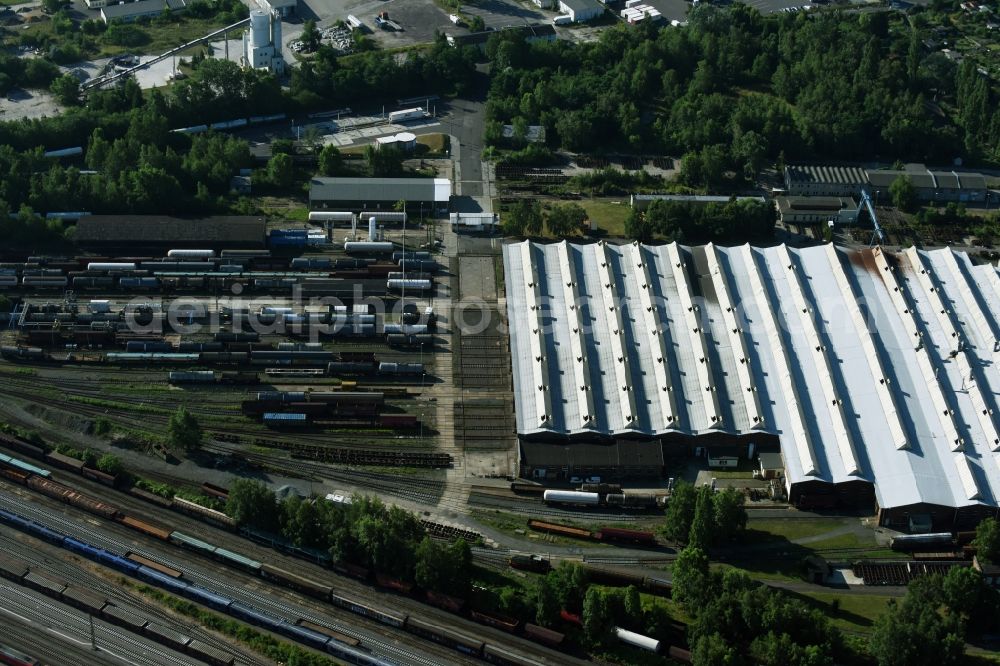 Leipzig from the bird's eye view: Repair shop, maintenance and repair of trains and wagons of the freight in the Engelsdorf district of Leipzig in Saxony