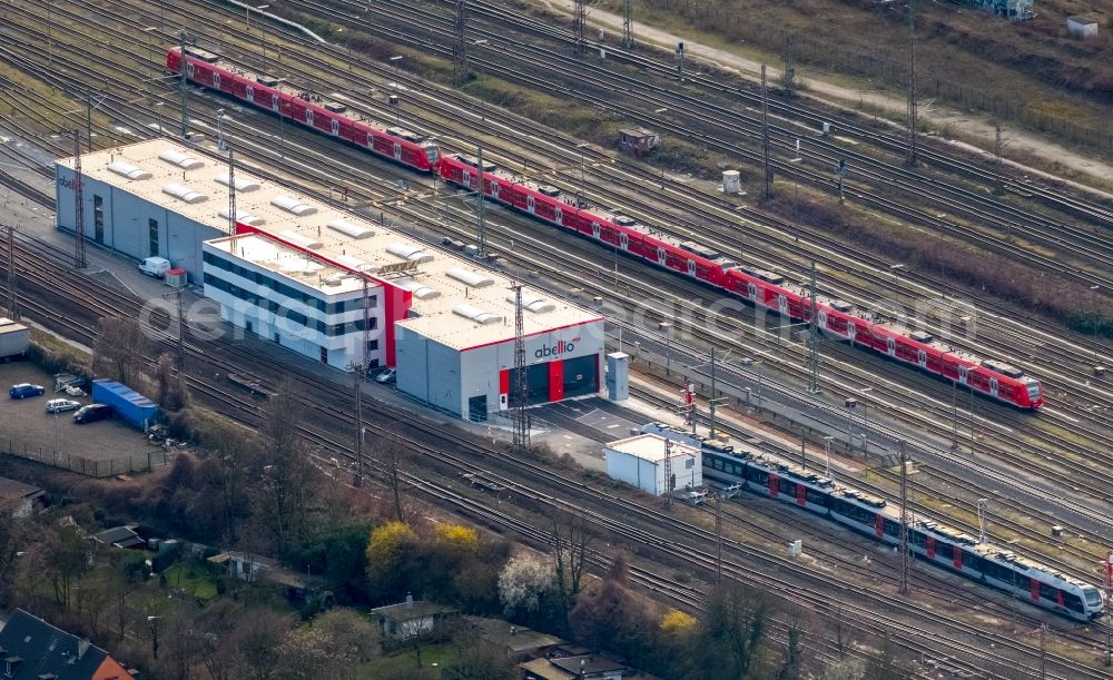 Duisburg from the bird's eye view: Railway depot and repair shop for maintenance and repair of trains of passenger transport of the series of Abellio GmbH in the district Neudorf-Sued in Duisburg in the state North Rhine-Westphalia