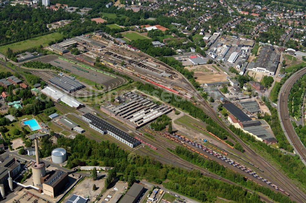 Aerial photograph Hannover - Railway depot and repair shop for maintenance and repair of trains of passenger transport in the district Leinhausen in Hannover in the state Lower Saxony, Germany