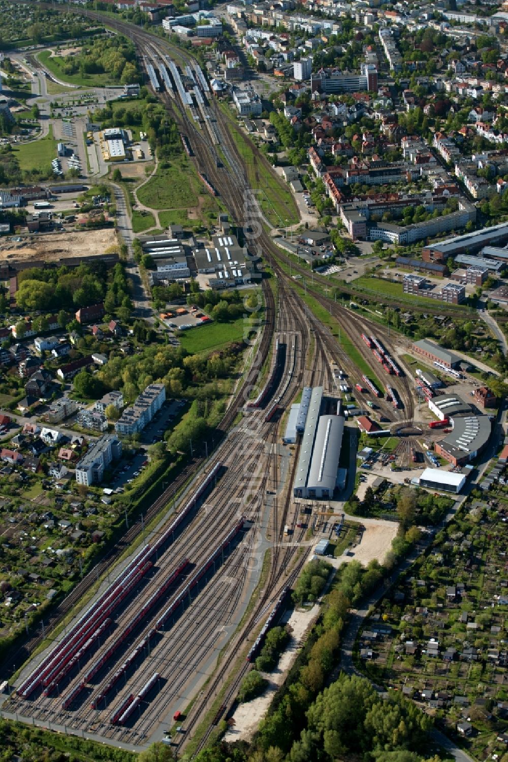 Aerial photograph Rostock - Railway depot and repair shop for maintenance and repair of trains of passenger transport in the district Stadtmitte in Rostock in the state Mecklenburg - Western Pomerania, Germany