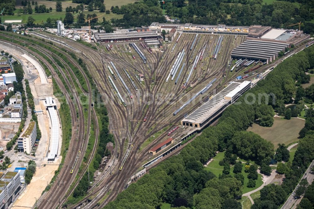 Stuttgart from the bird's eye view: Railway depot and repair shop for maintenance and repair of trains of passenger transport in the district Am Rosensteinpark in Stuttgart in the state Baden-Wurttemberg, Germany