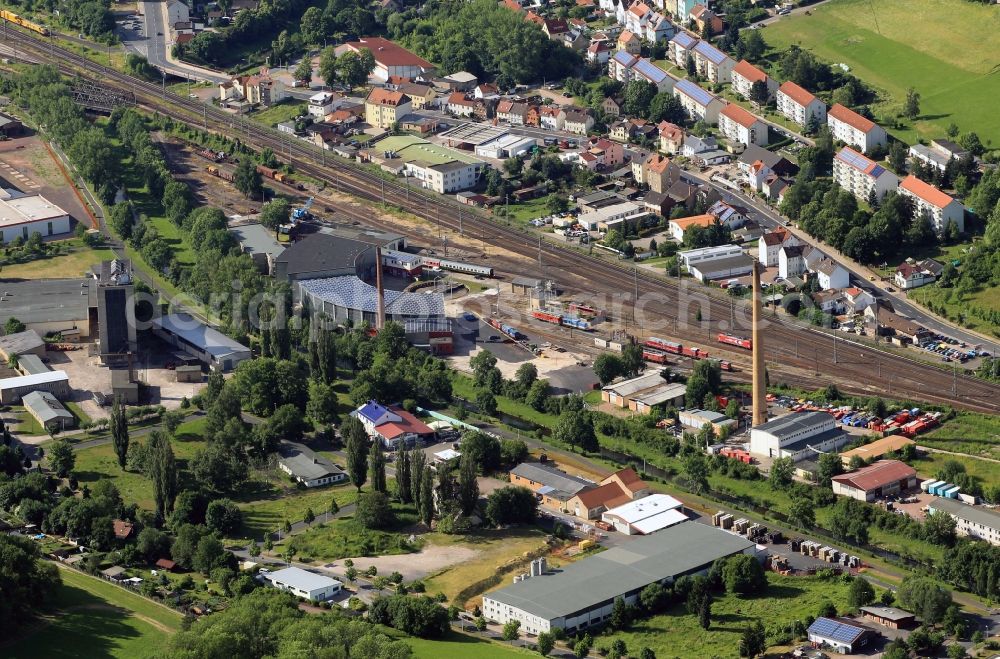 Eisenach from the bird's eye view: The depot Eisenach is located on the eastern outskirts of Eisenach in Thuringia regions. The striking building is the roundhouse with turntable. On the site of locomotives of various railway companies to be serviced, cleaned and repaired