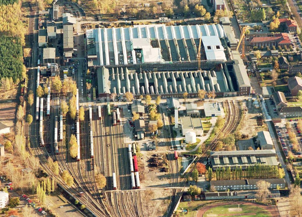 Berlin - Oberschöneweide from the bird's eye view: Bahnbetriebswerk und Rangier- und Gleisanlagen der Deutschen Bahn in Schöneweide