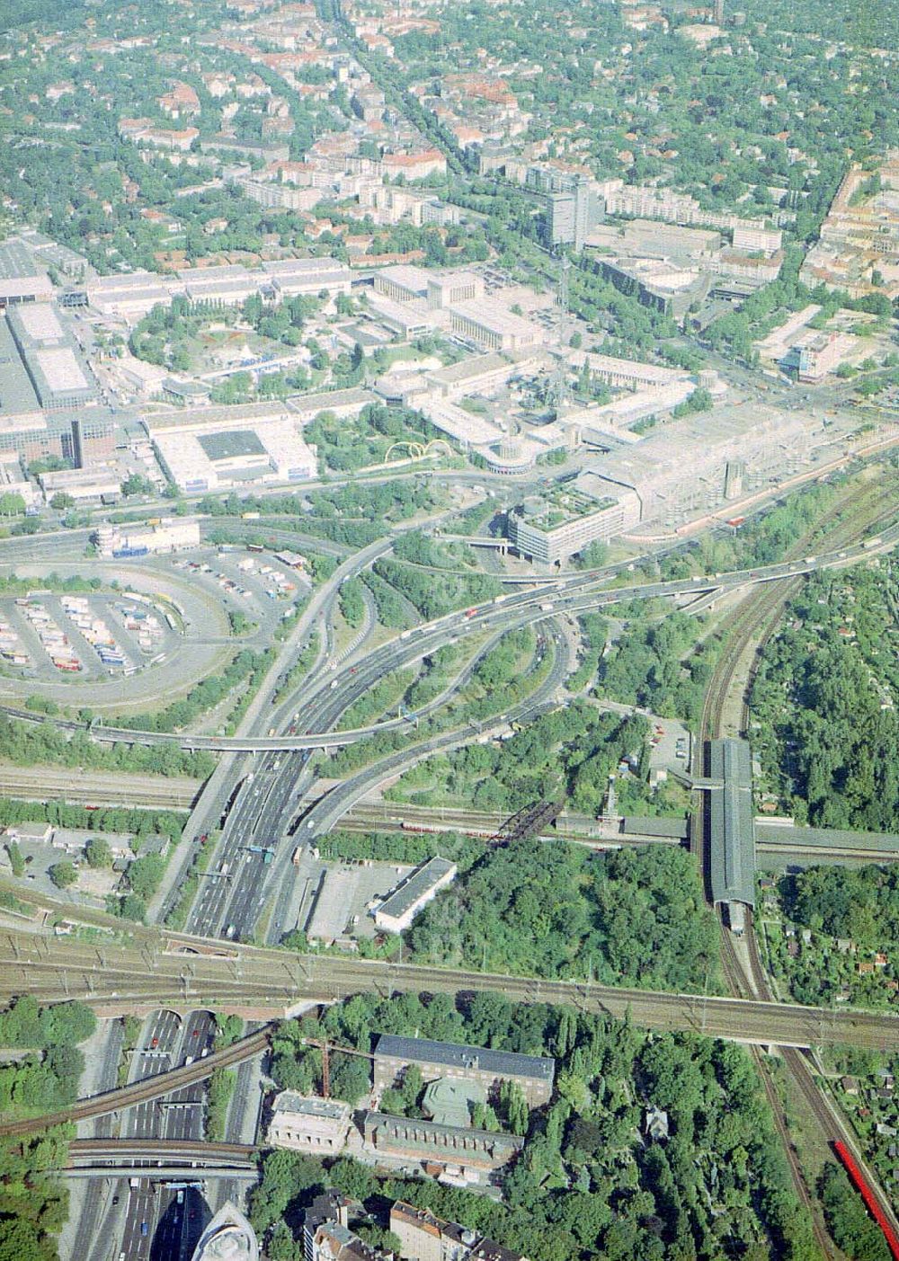 Aerial image Berlin - Charlottenburg - Bahngelände am Bhf Westkreuz und Messegelände am Berliner Funkturm in Berlin - Charlottenburg.