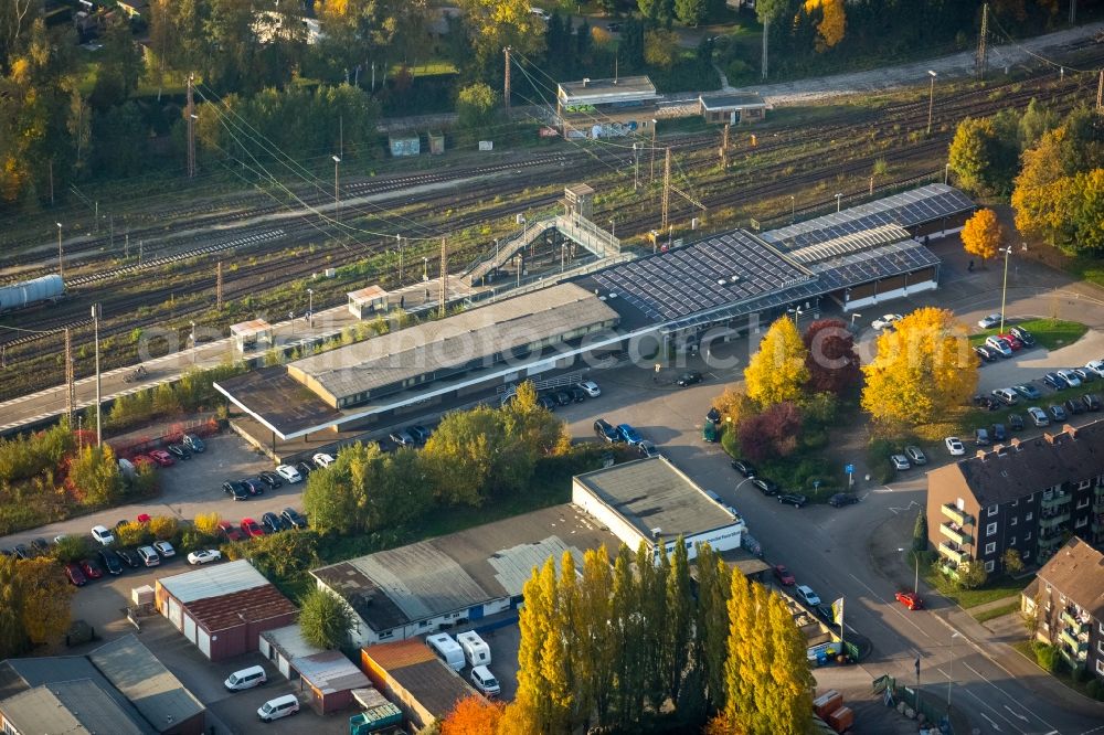 Gladbeck from above - Track progress and building of the main station of the railway in Gladbeck in the state North Rhine-Westphalia