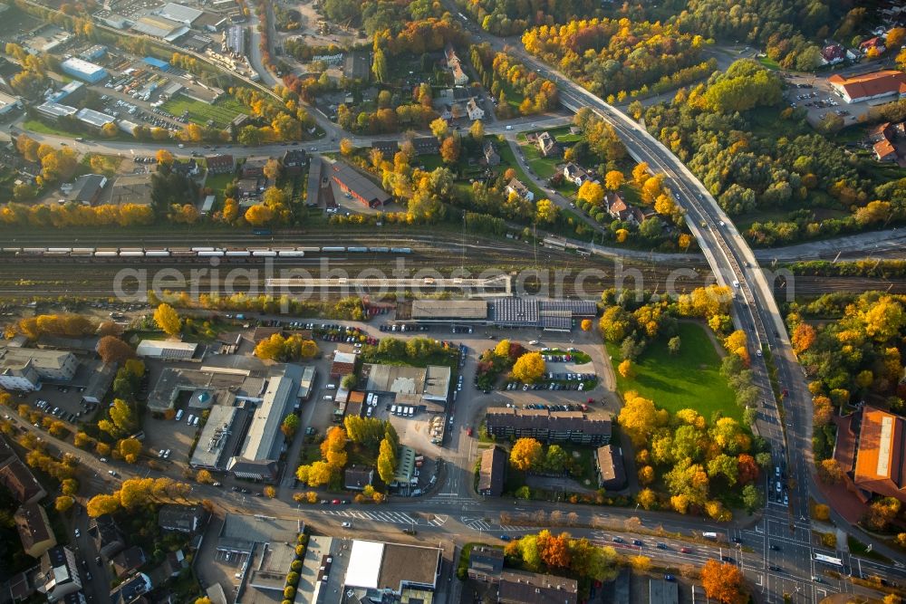 Aerial image Gladbeck - Track progress and building of the main station of the railway in Gladbeck in the state North Rhine-Westphalia