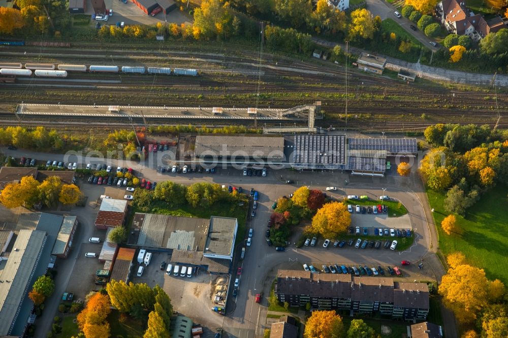 Aerial photograph Gladbeck - Track progress and building of the main station of the railway in Gladbeck in the state North Rhine-Westphalia