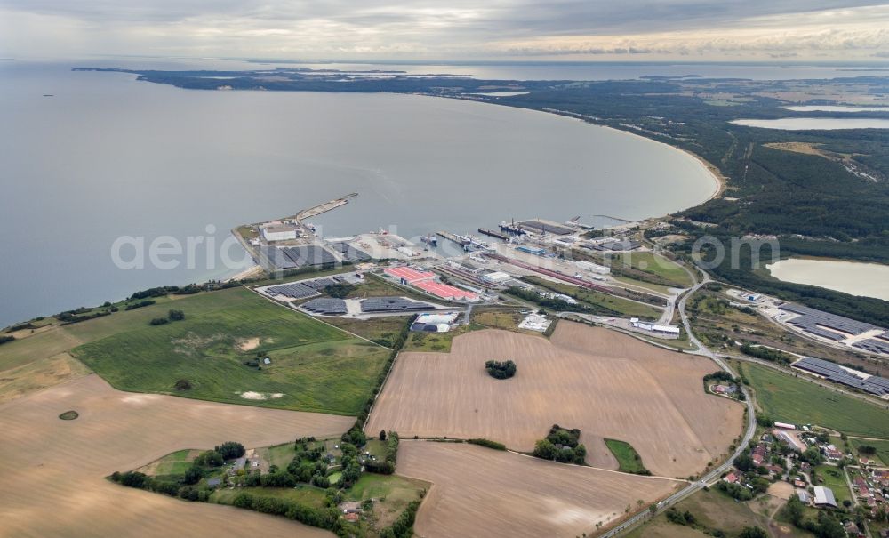 Aerial image Sassnitz - Trainstation and port facilities on the shores of the harbor of of Faehrhafen Mukran in the district Hagen in Sassnitz in the state Mecklenburg - Western Pomerania, Germany