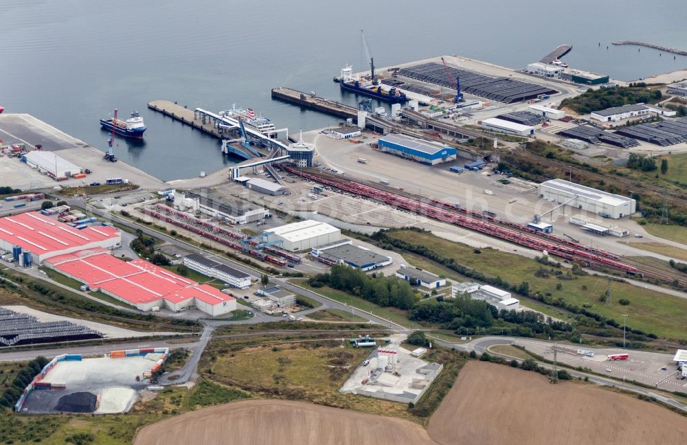 Aerial photograph Sassnitz - Trainstation and port facilities on the shores of the harbor of of Faehrhafen Mukran in the district Hagen in Sassnitz in the state Mecklenburg - Western Pomerania, Germany