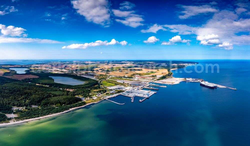 Aerial photograph Sassnitz - Trainstation and port facilities on the shores of the harbor of of Faehrhafen Mukran in the district Hagen in Sassnitz in the state Mecklenburg - Western Pomerania, Germany