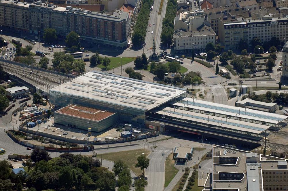 Aerial photograph Wien - Blick auf den Nordbahnhof am Praterstern, der als Wien Praterstern bezeichnet wird. Er befindet sich im 2. Wiener Gemeindebezirk . Der Bahnhof wird im Rahmen der ÖBB Bahnhofsoffensive zum hochmodernen Verkehrsknotenpunkt umgebaut.