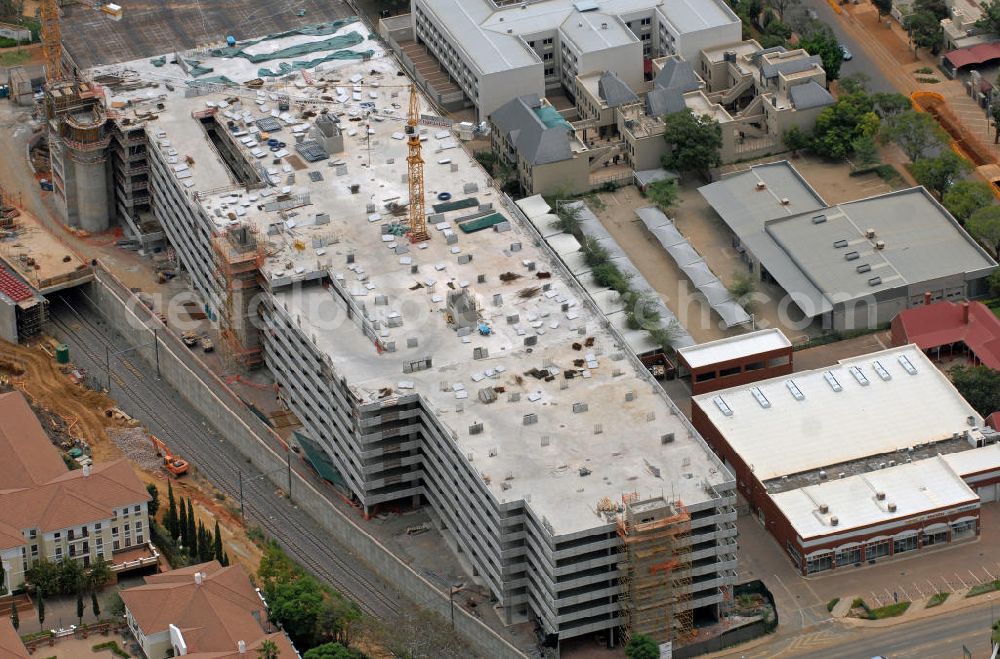 Aerial image Pretoria - Neubau des Bahnhofs Pretoria-Hatfield des Eisenbahnsystems Gautrain. Der Gautrain soll Johannesburg mit dem internationalen Flughafen Johannesburg und Pretoria verbinden. Construction of the station Pretoria-Hatfield of the Gautrain rail system.