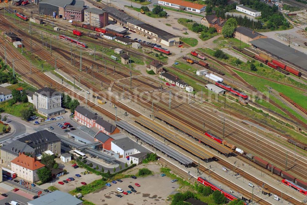 Aerial photograph Saalfeld - Blick auf den Bahnhof Saalfeld.