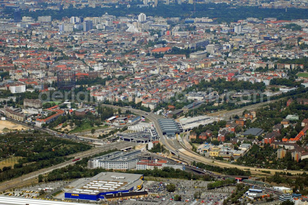 Aerial image Berlin - Blick auf den Bahnhof Südkreuz in Berlin Schöneberg. Der Bahnhof wurde bereits 1889 eröffnet und seit dem ständig erweitert. Nach einem vollständigen Umbau, der Ende der 1990er Jahre begonnen hatte, konnte er im Mai 2006 wieder in Betrieb genommen werden. Anschrift: Bahnhof Berlin Südkreuz, 12101 Berlin; Architekt des Neubaus: Max Dudler Architekt, Oranienplatz 4, 10999 Berlin, Tel. +49(0)30 615 1073, Fax +49(0)30 615 1071, Email: info@maxdudler.de