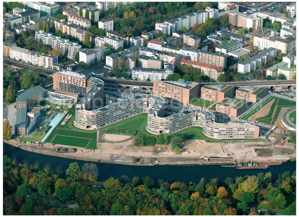 Berlin - Moabit from above - Wohngebiet am Moabiter Werder in Berlin - Moabit am Regierungsviertel / Spreebogen.