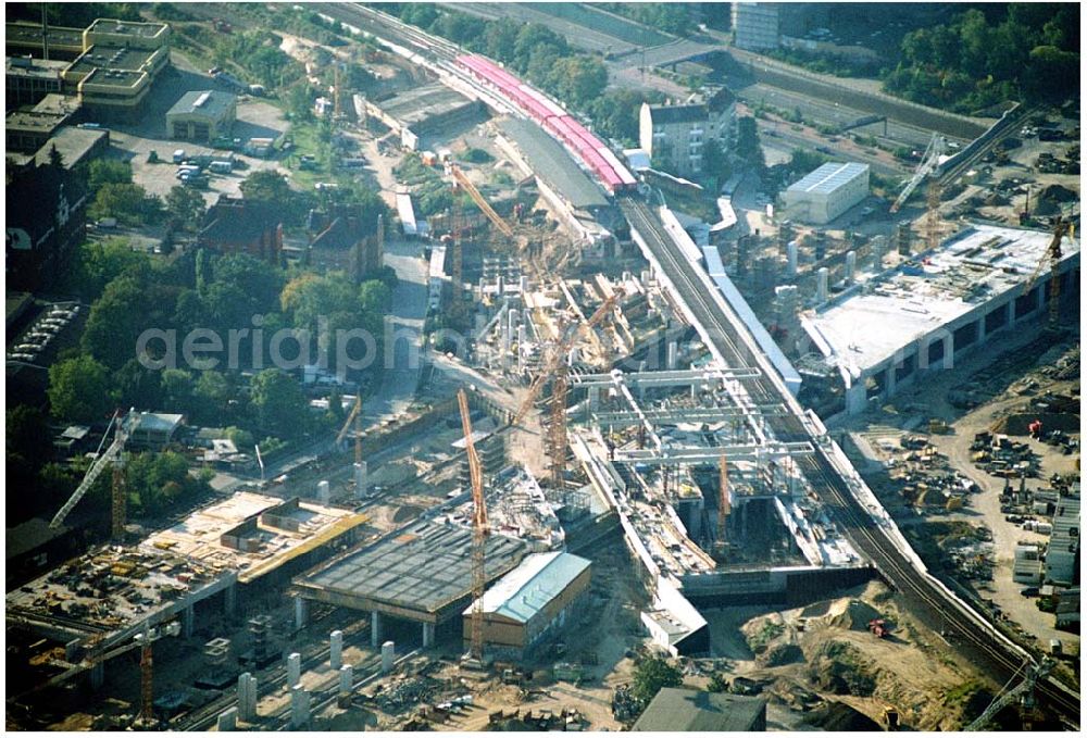 Aerial photograph Berlin Schöneberg - 19.09.2004, Blick auf die Bahnhofsbaustelle am Südkreuz Bahnhof Papestraße