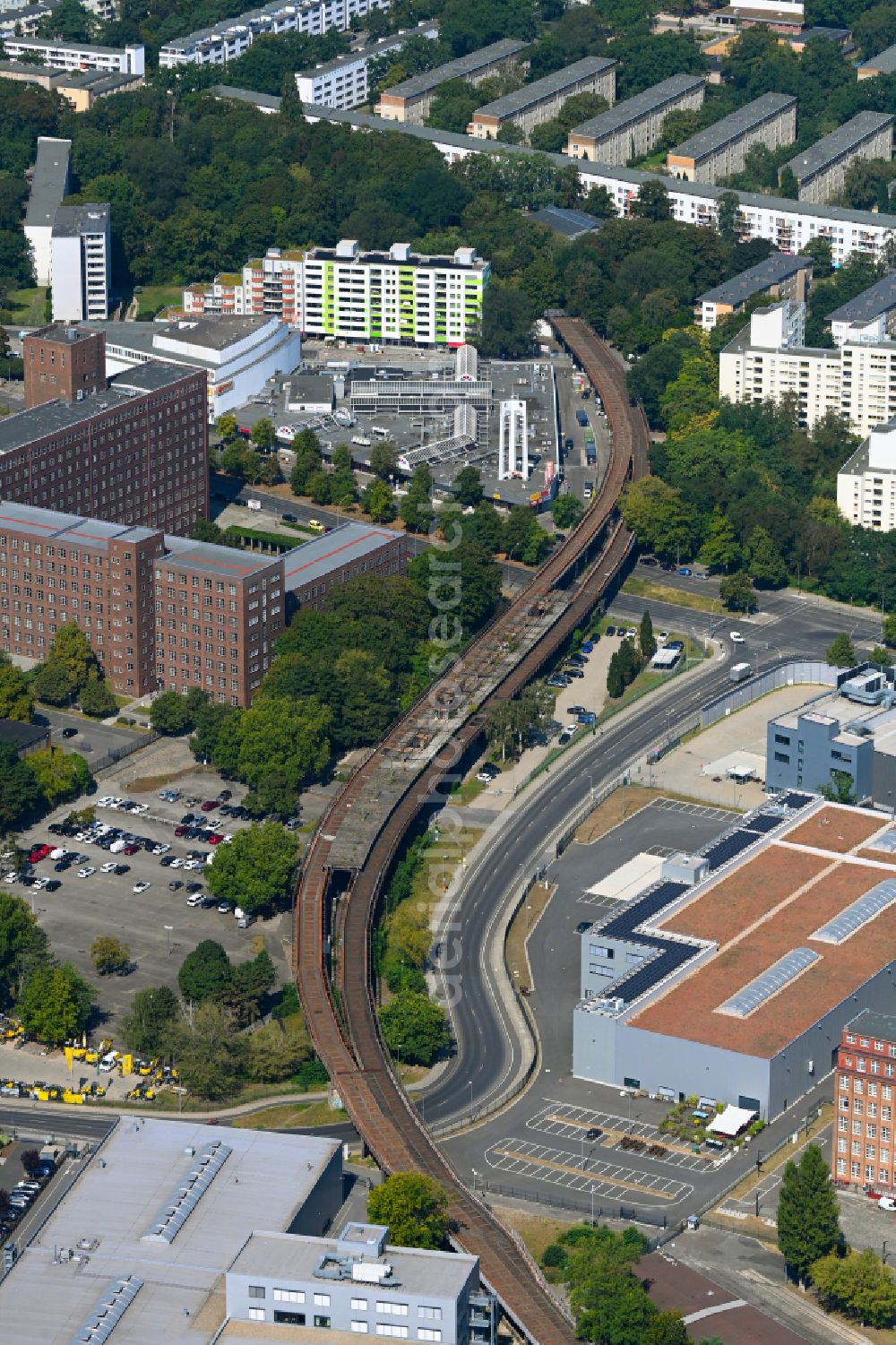 Aerial image Berlin - Station building and track systems of the S-Bahn station Siemensstadt on street Wohlrabedamm in the district Siemensstadt in Berlin, Germany