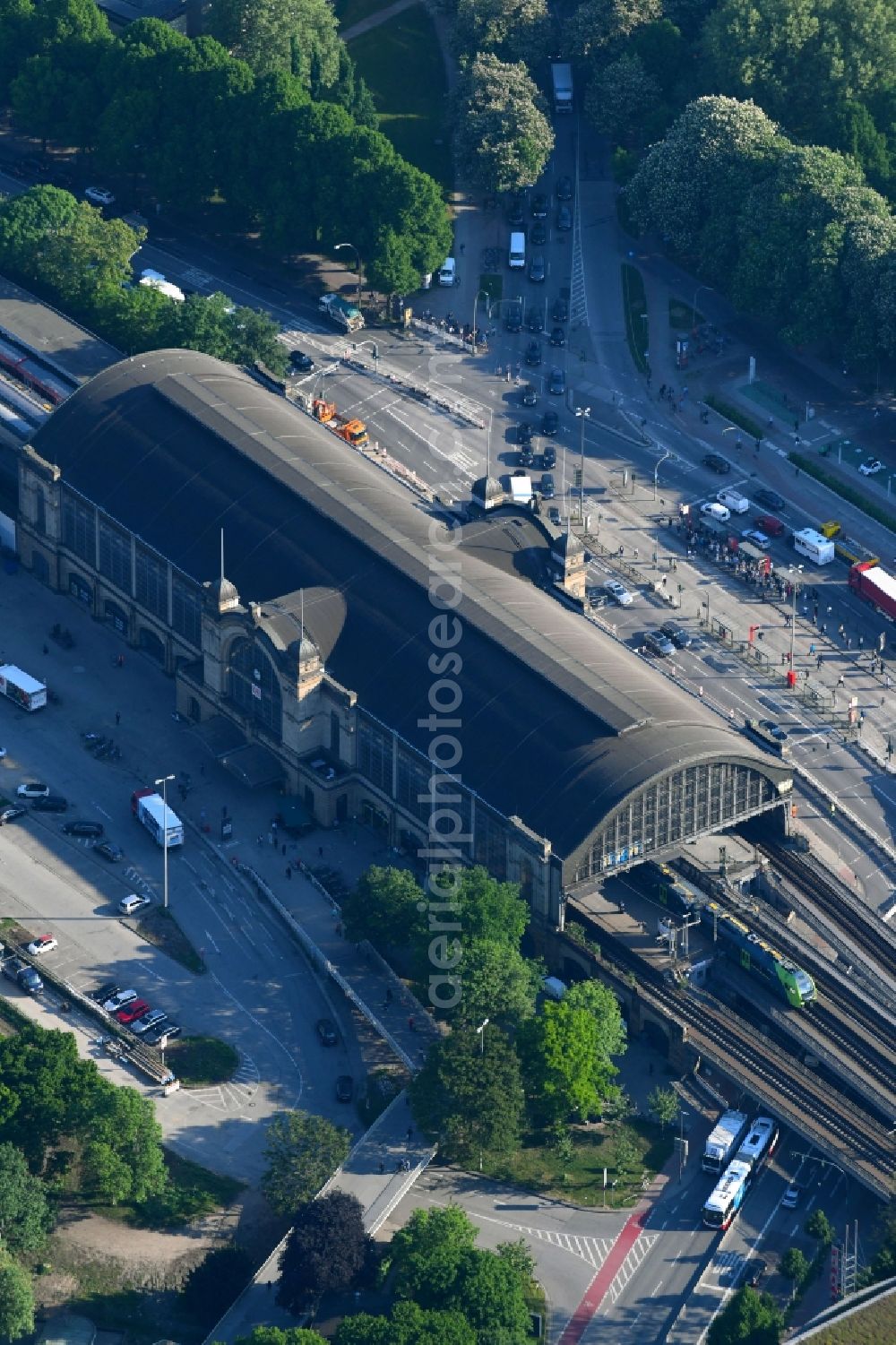 Hamburg from above - Station building and railway tracks of the station Hamburg Dammtor station in Hamburg, Germany