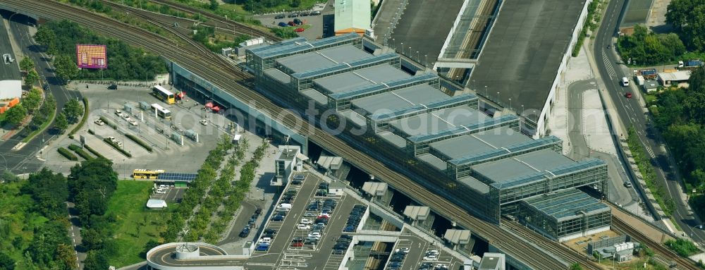 Berlin from above - Station building and track systems of the S-Bahn station Berlin Suedkreuz in the district Schoeneberg in Berlin