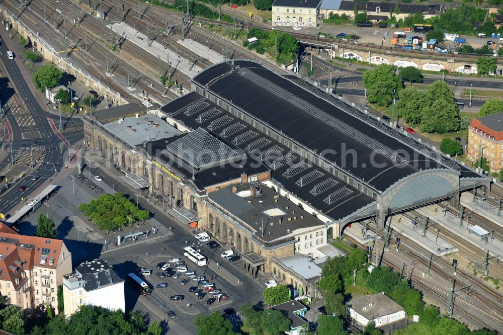 Aerial photograph Dresden - Station building and track systems of the S-Bahn station Dresden-Neustadt in the district Neustadt in Dresden in the state Saxony, Germany