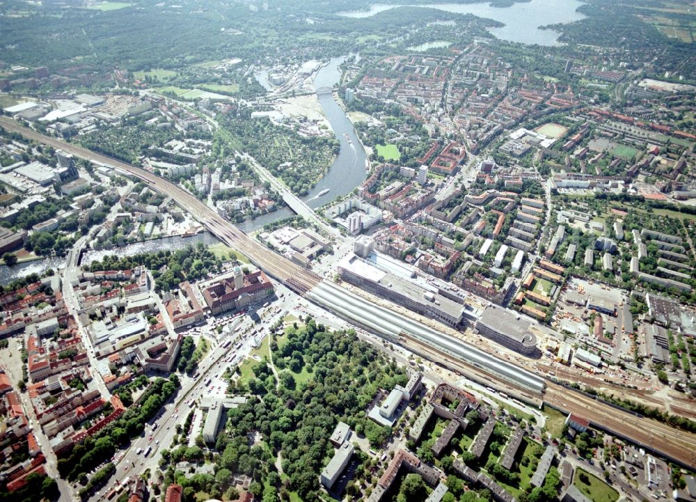 Berlin from above - Station building and track systems of the S-Bahn station to the shopping center Spandau Arcaden and the rail profile over the Havel Bridge in Berlin in Germany